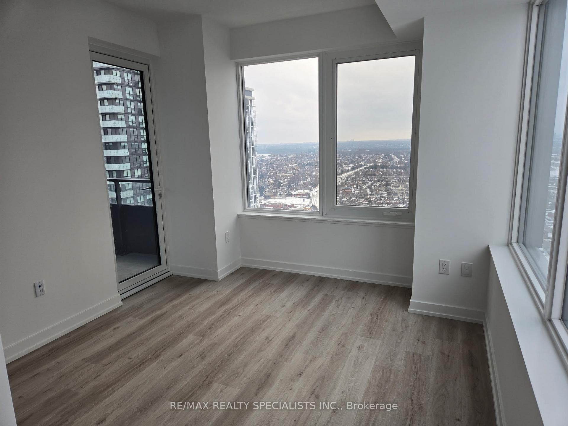 395 Square One Drive Unit 2910 photo 20