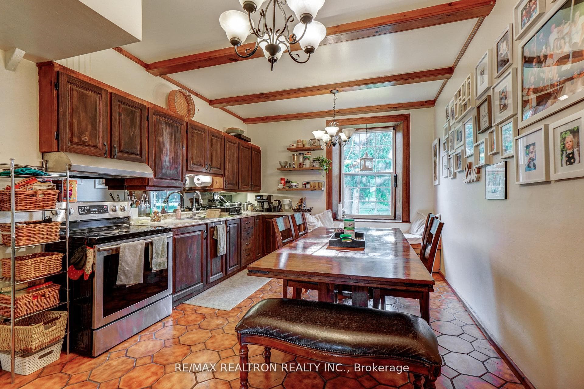 3930 Yonge Street photo 4