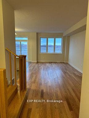 54 ROWLOCK Street photo 4