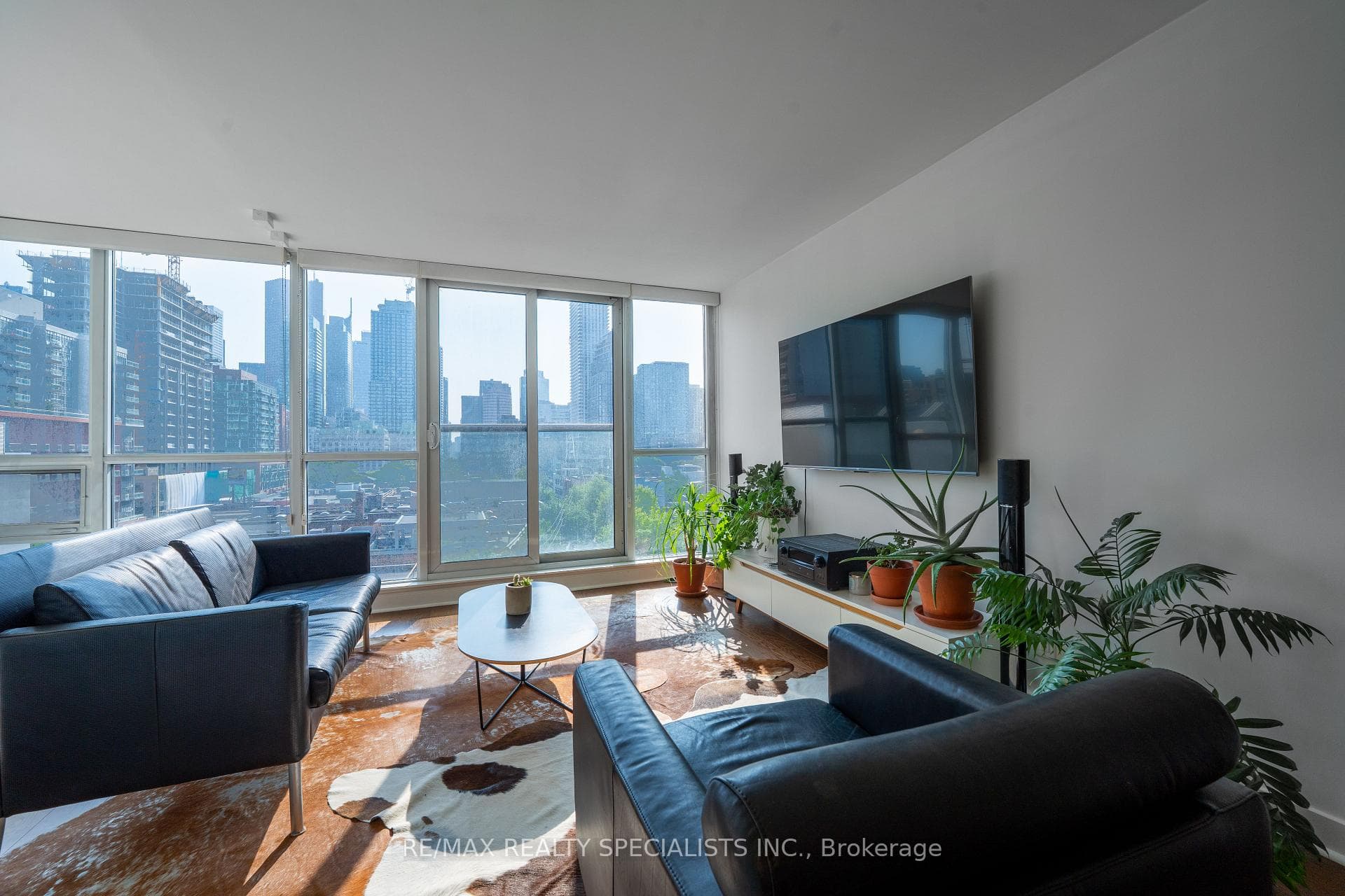 320 Richmond Street Unit 810 photo 1