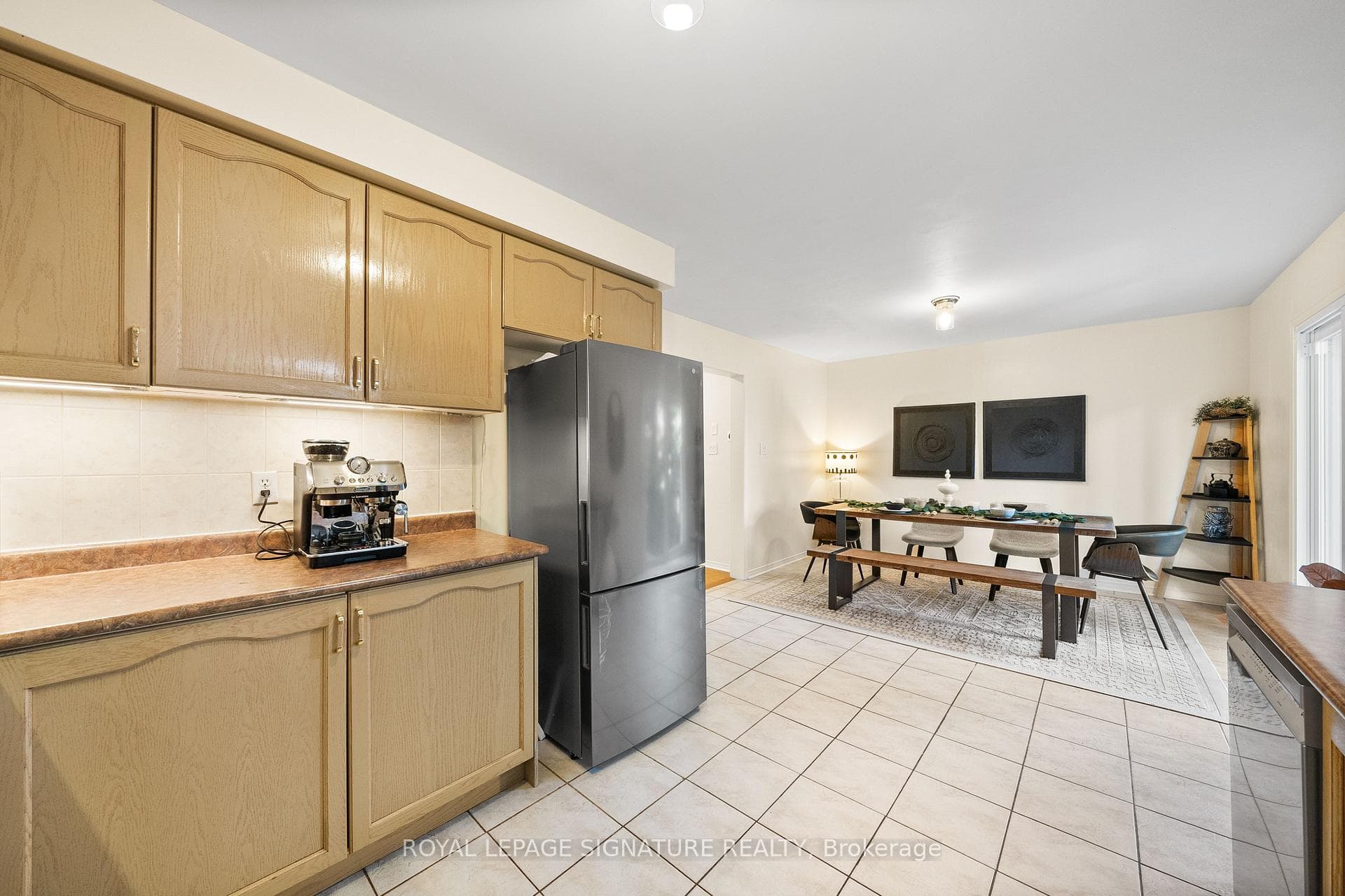 22 Grasslands Avenue photo 13
