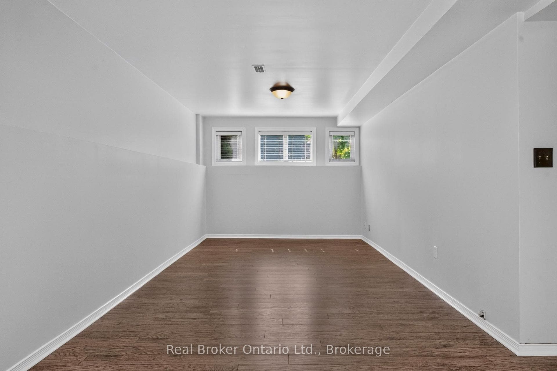 47 Timberland Crescent photo 18