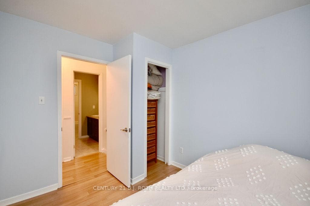 32 Clover Avenue photo 17