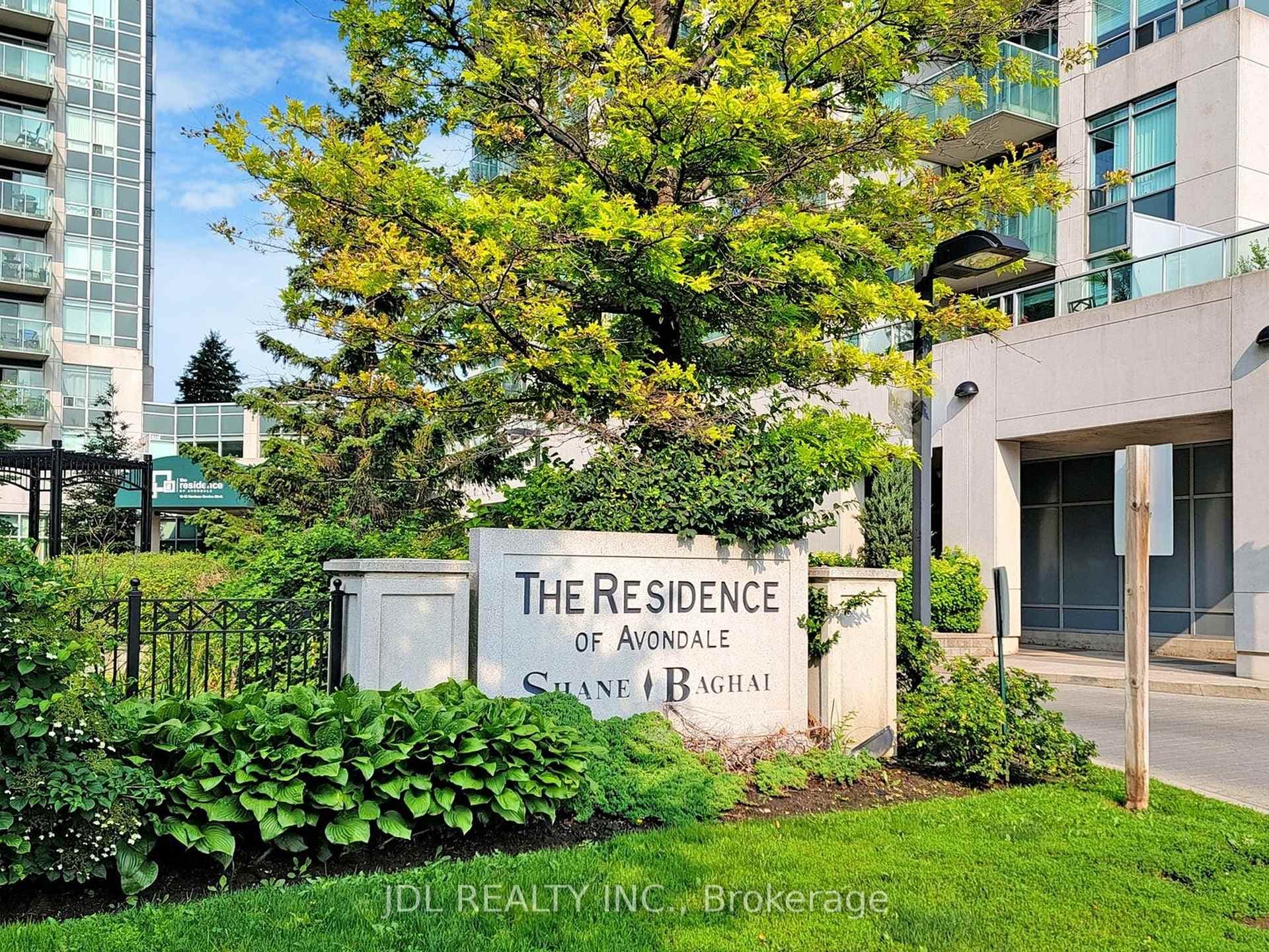 18 Harrison Garden Boulevard Unit 811 photo 1