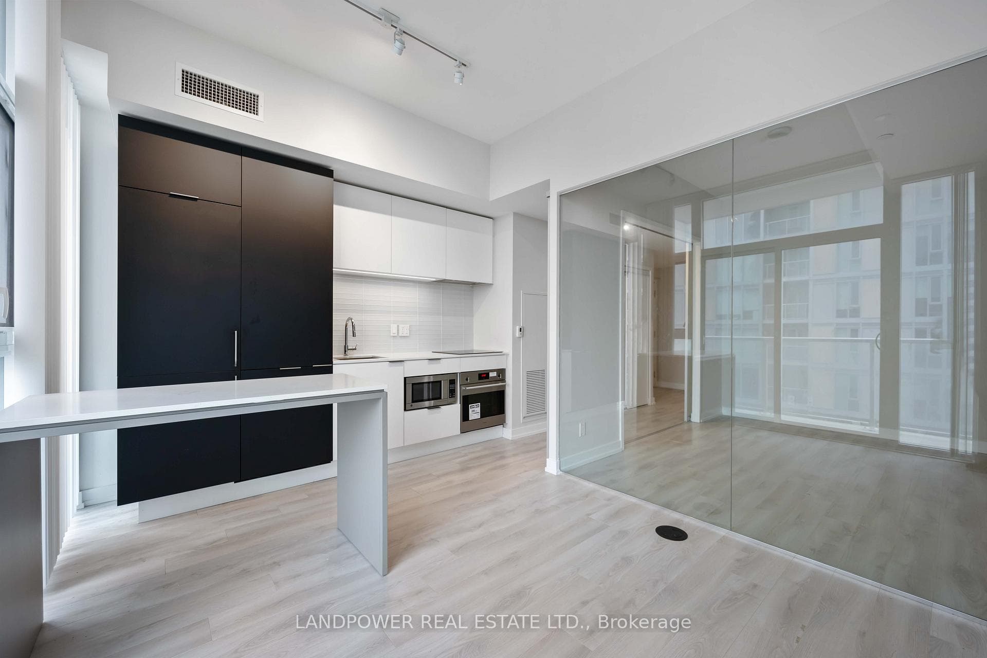 33 Helendale Avenue Unit 1102 photo 14