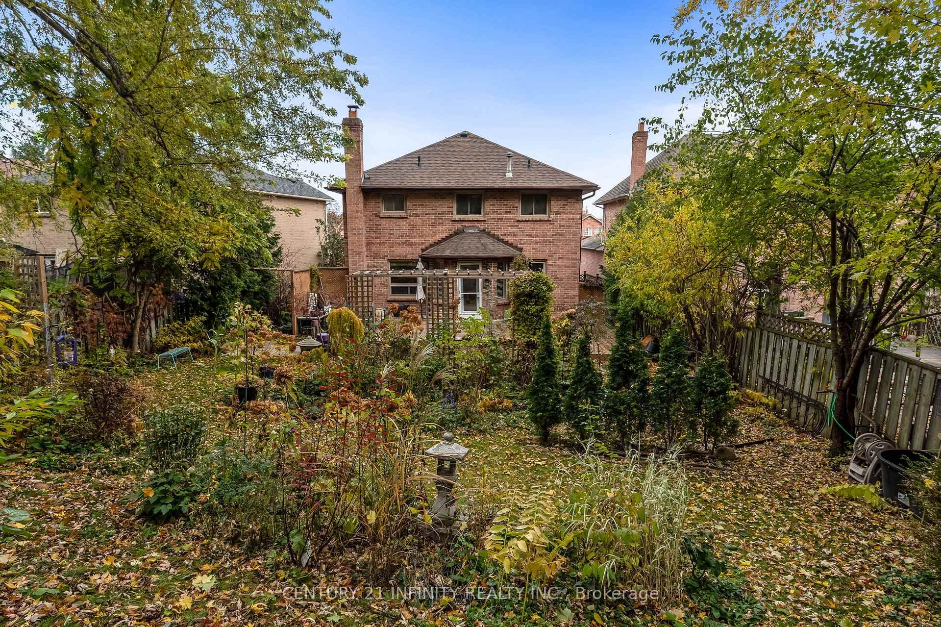 103 Ravenscroft Road photo 35