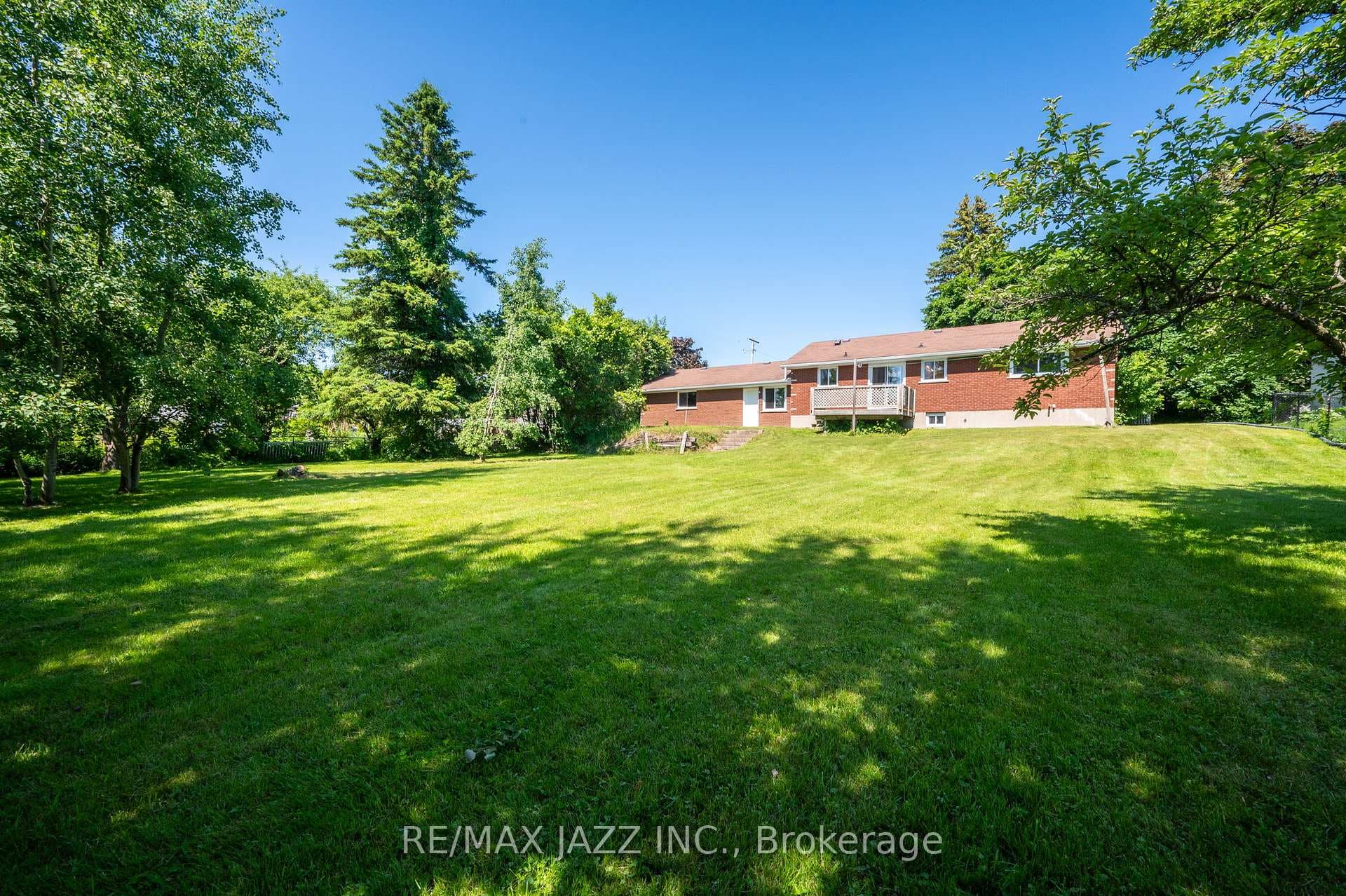 1341 Ontario Street photo 37