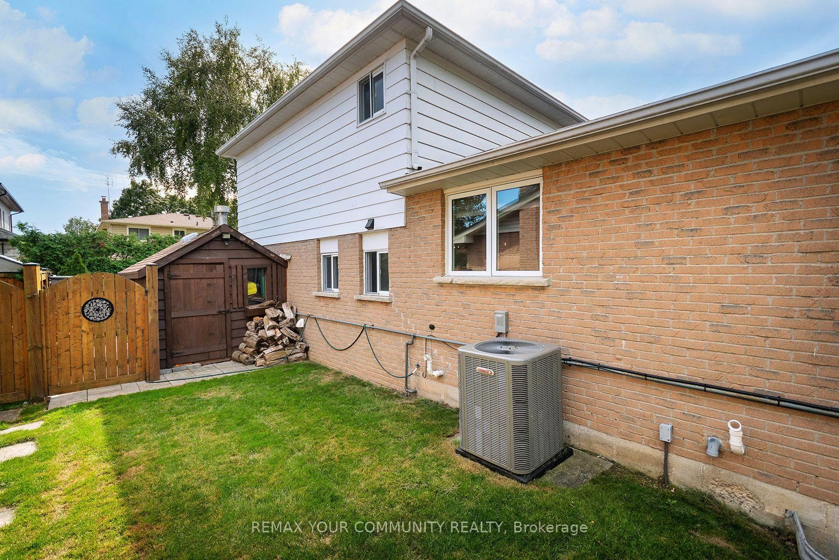Wide Side-Yard