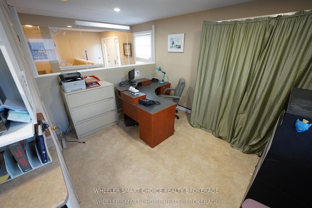2135 Pitt Street photo 12