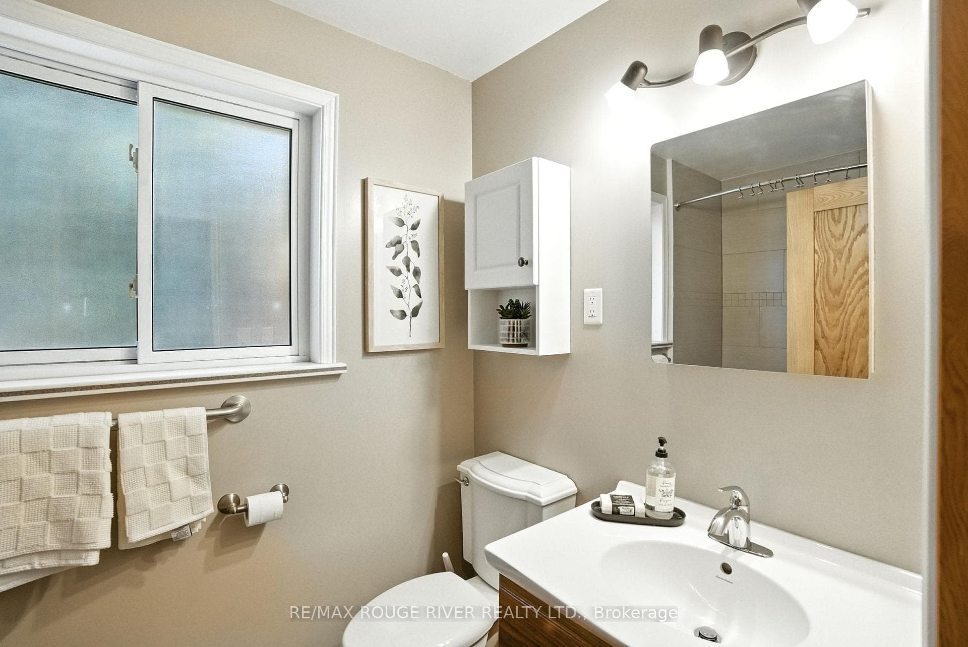 67 Orchard View Boulevard photo 11