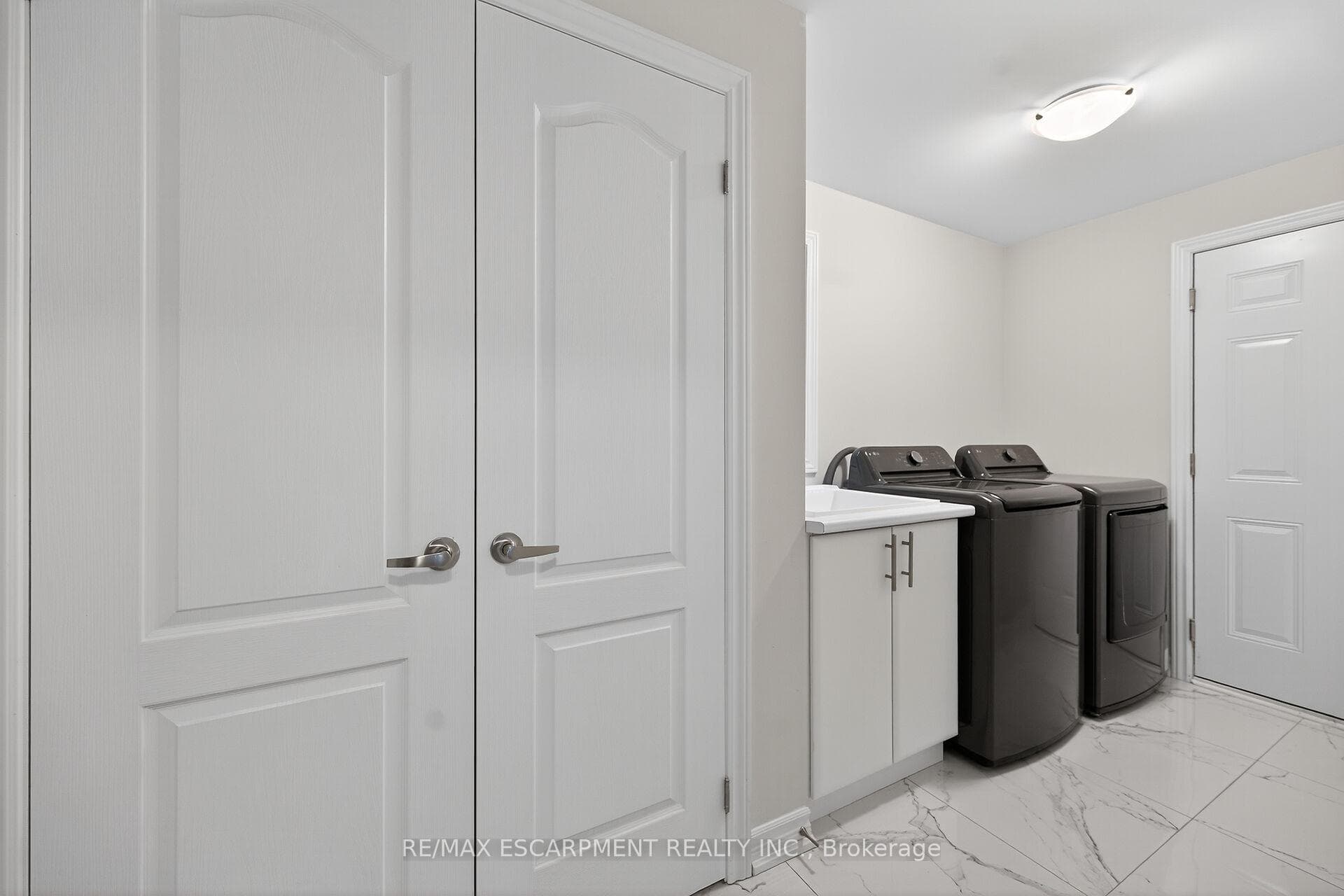 15 Huntsworth Avenue photo 24