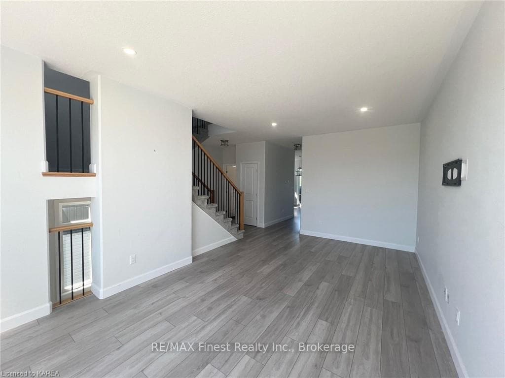 153 SUPERIOR Drive photo 8