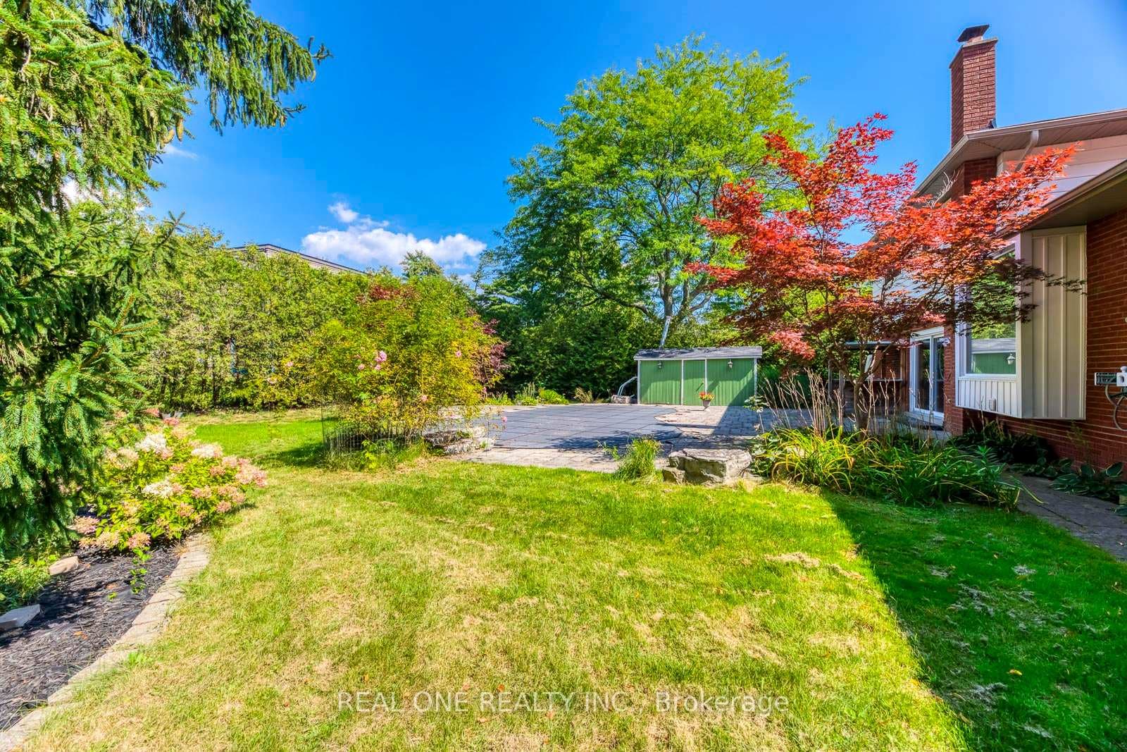 2231 All Saints Crescent photo 44