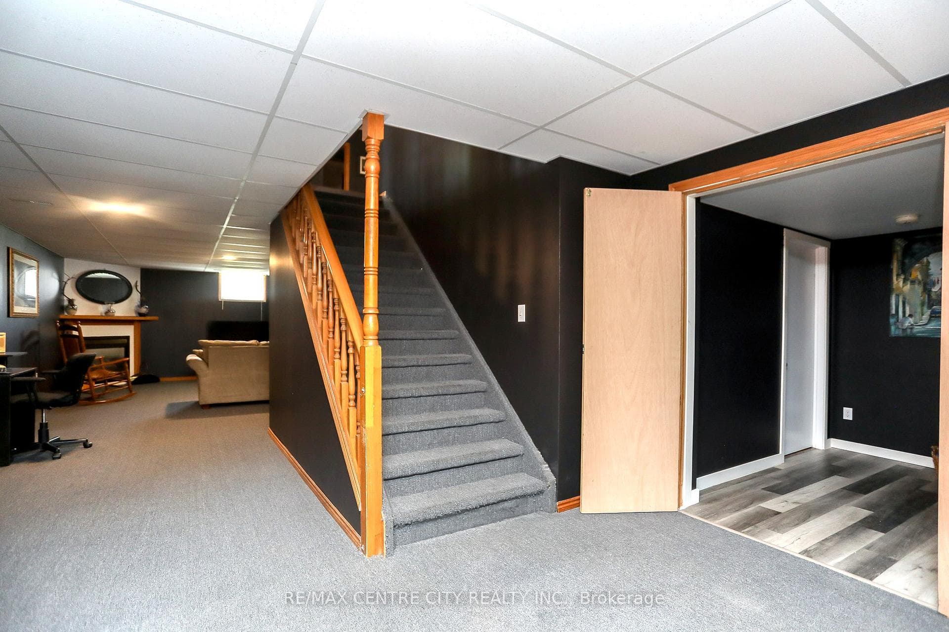 212 Queen Street photo 36