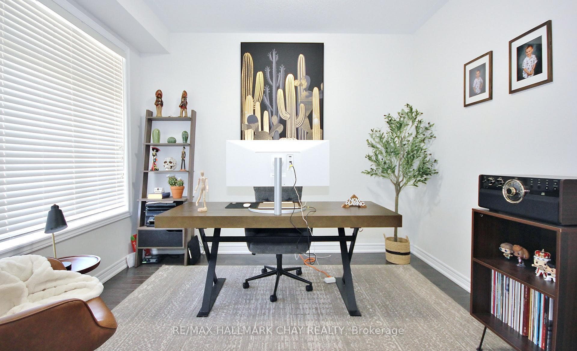 1539 Angus Street photo 3