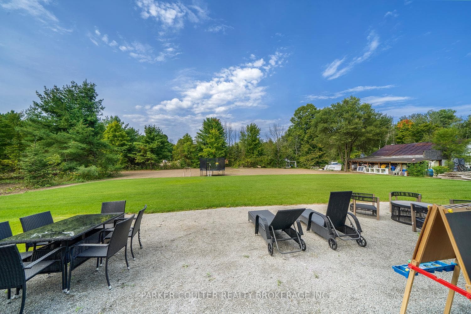 660 Mapleview Drive photo 34