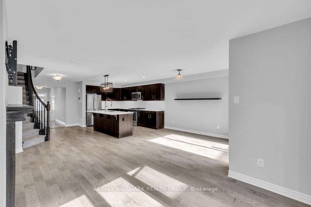 600 Parade Drive photo 12