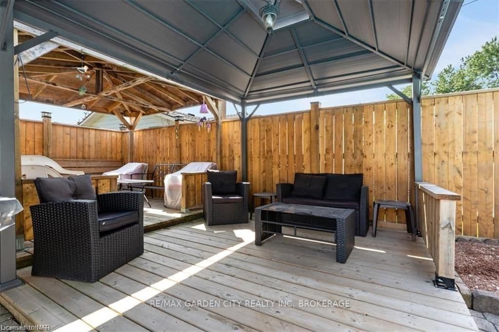 196 HILDRED Street photo 21