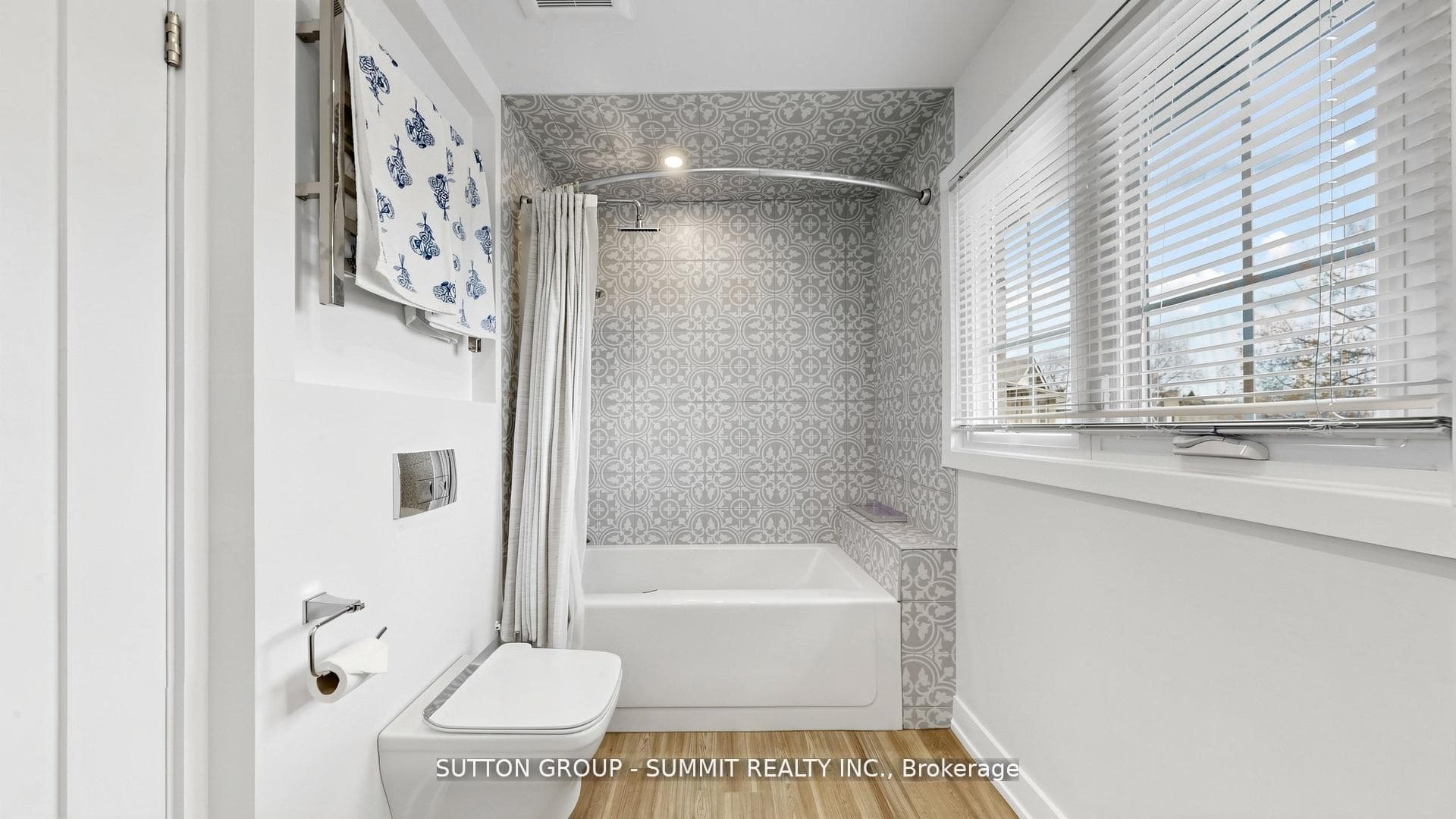 2427 Ravensthorpe Crescent photo 32