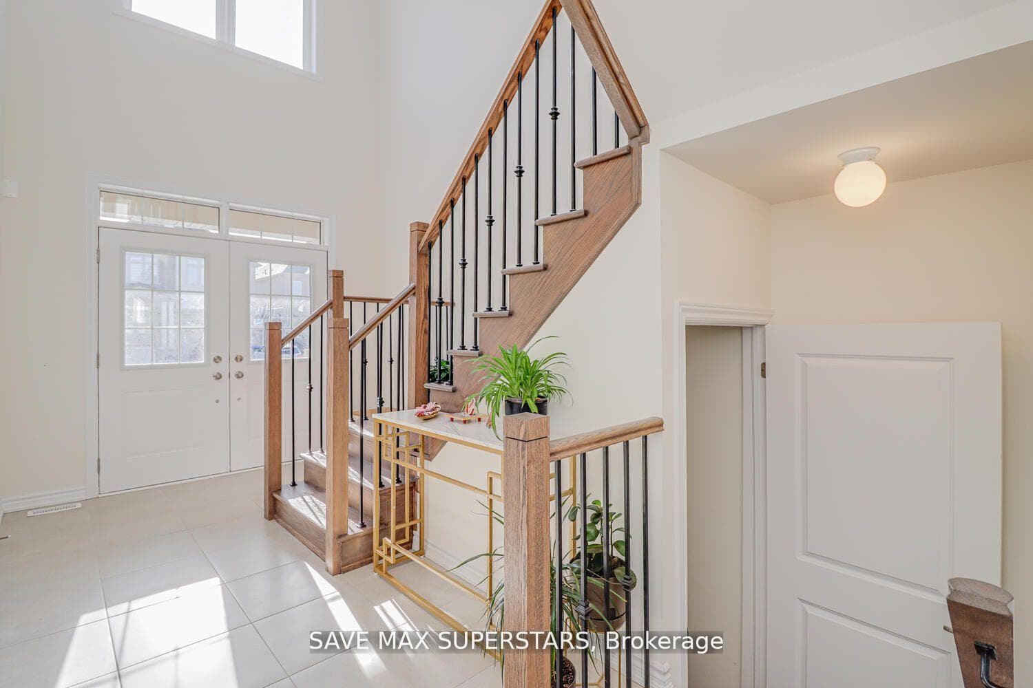 1537 Harker Street photo 4