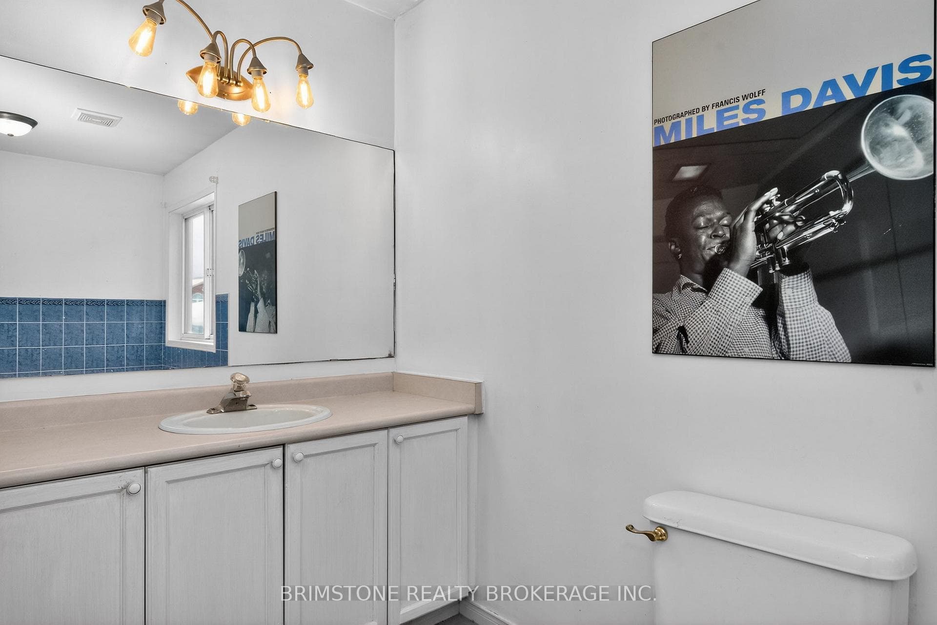 Full ensuite bathroom for Primary bedroom