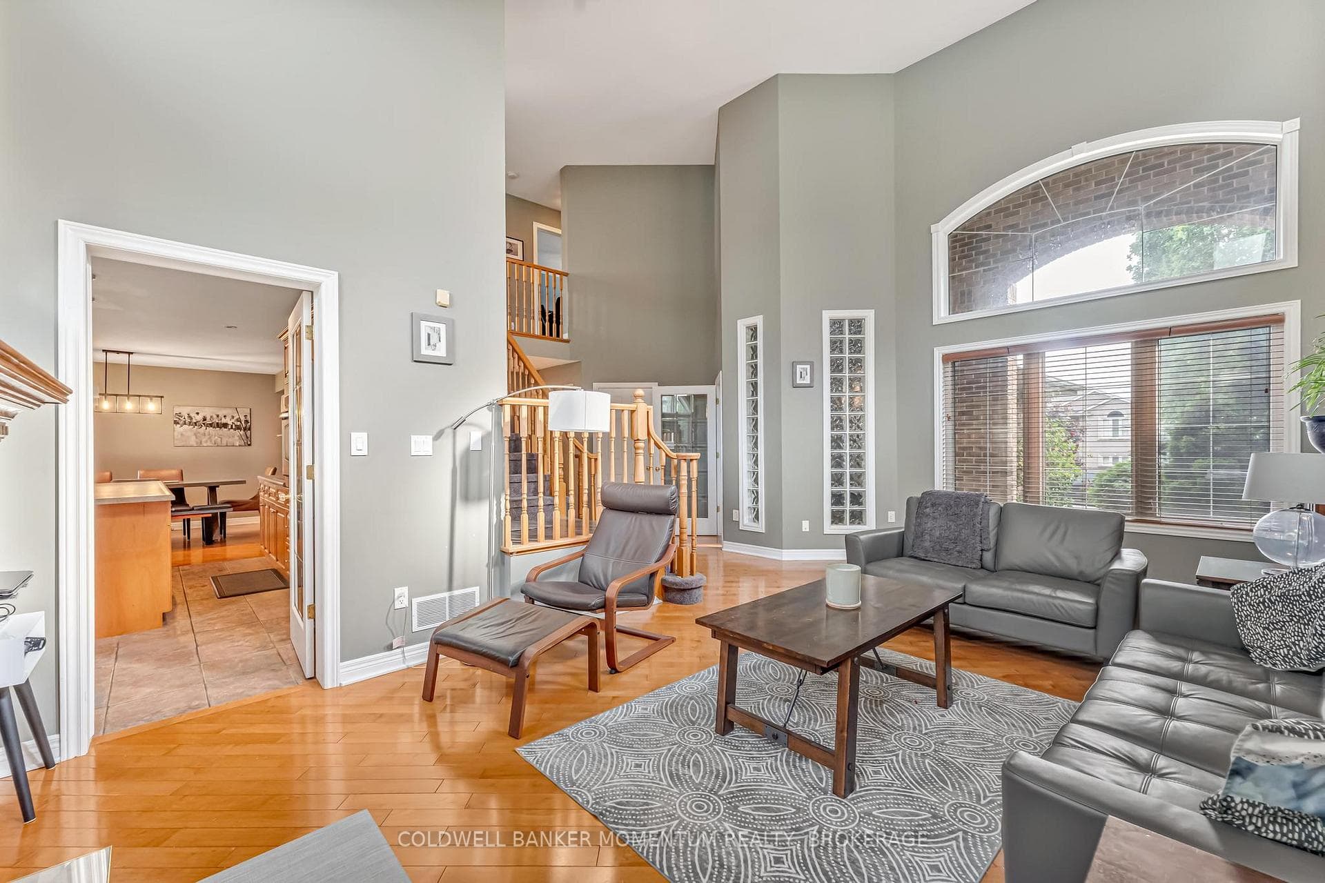 163 Crysler Crescent photo 9
