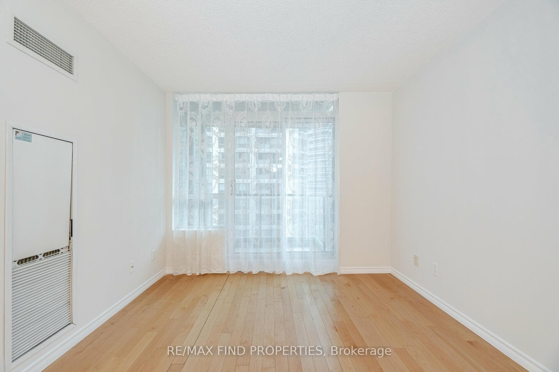 12 Yonge Street Unit 1505 photo 15