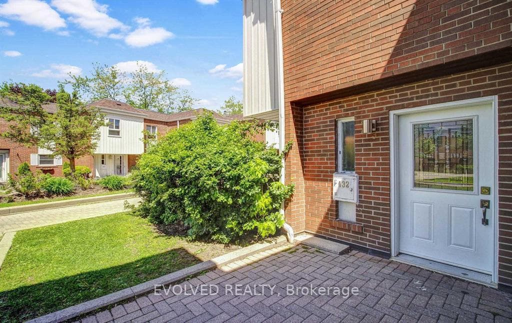 15 Esterbrooke Avenue Unit 132 photo 31