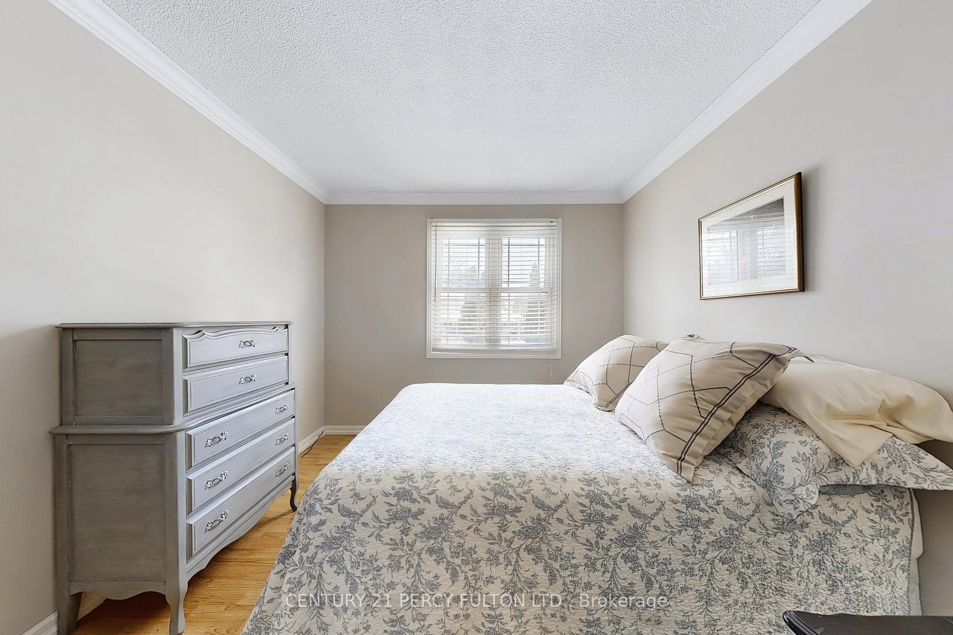 1813 Bronte Square photo 33
