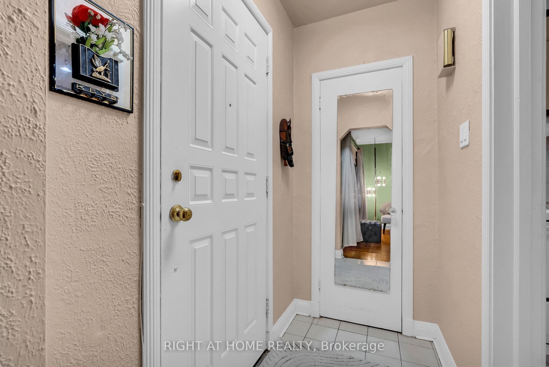 702 Pharmacy Avenue photo 12