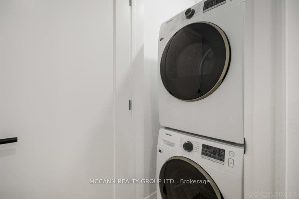 72 Woburn Avenue photo 40