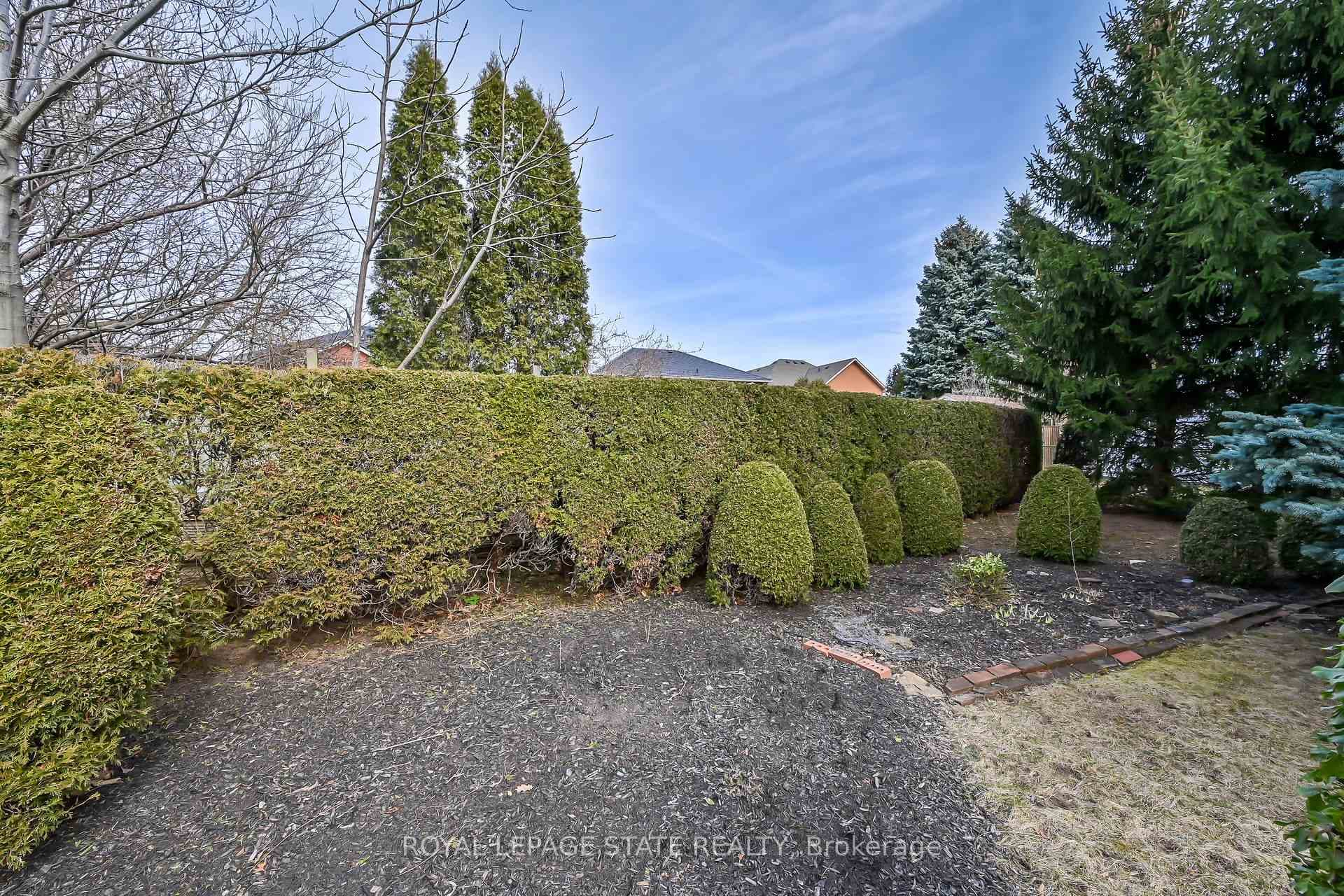 667 Maple Avenue photo 30
