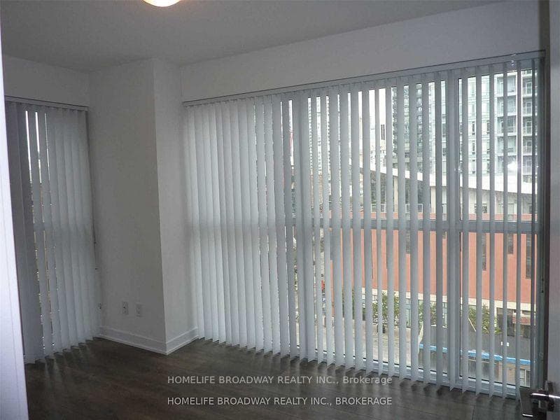 87 Peter Street Unit 813 photo 4
