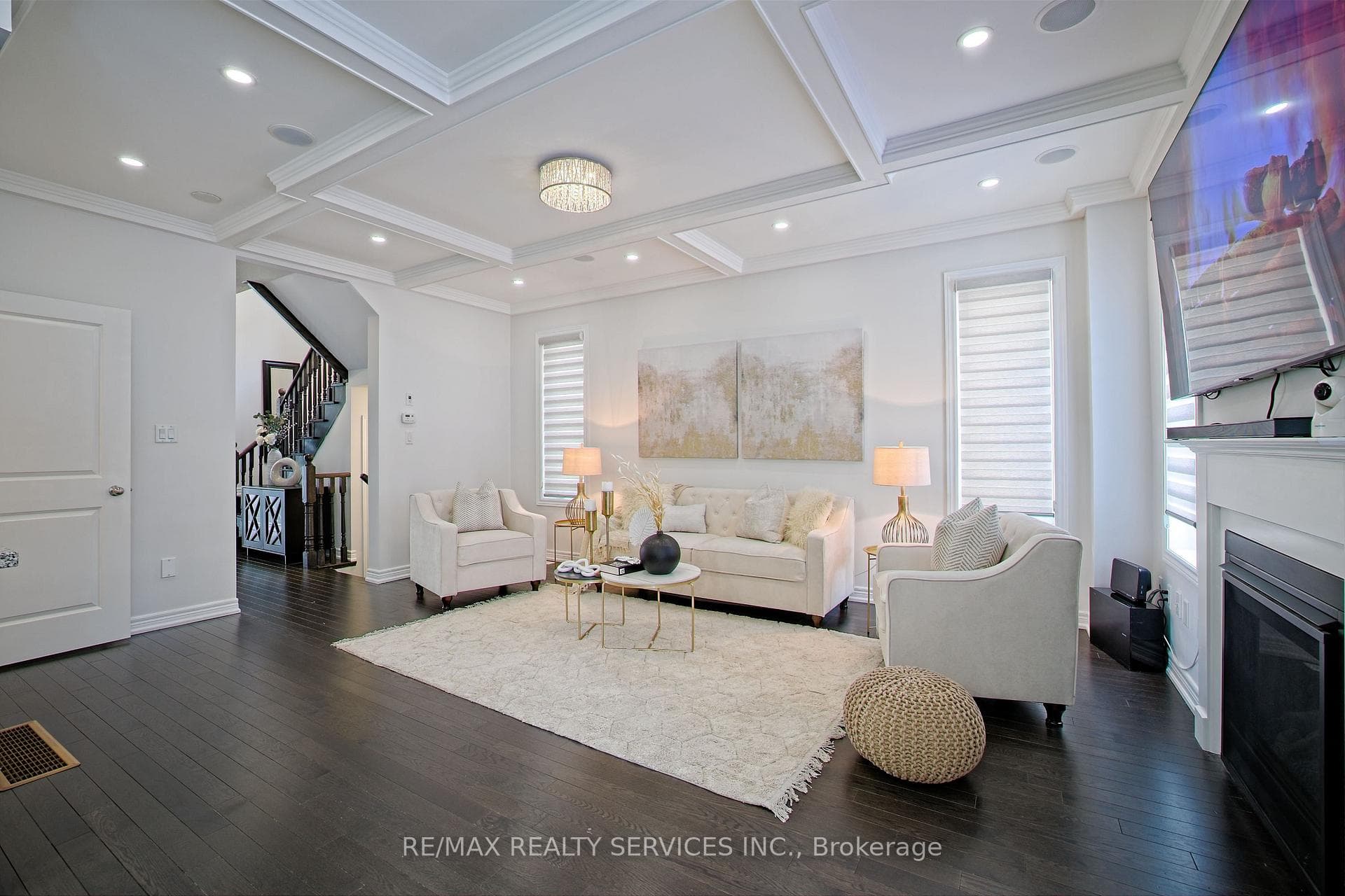 22 Ogston Crescent photo 9