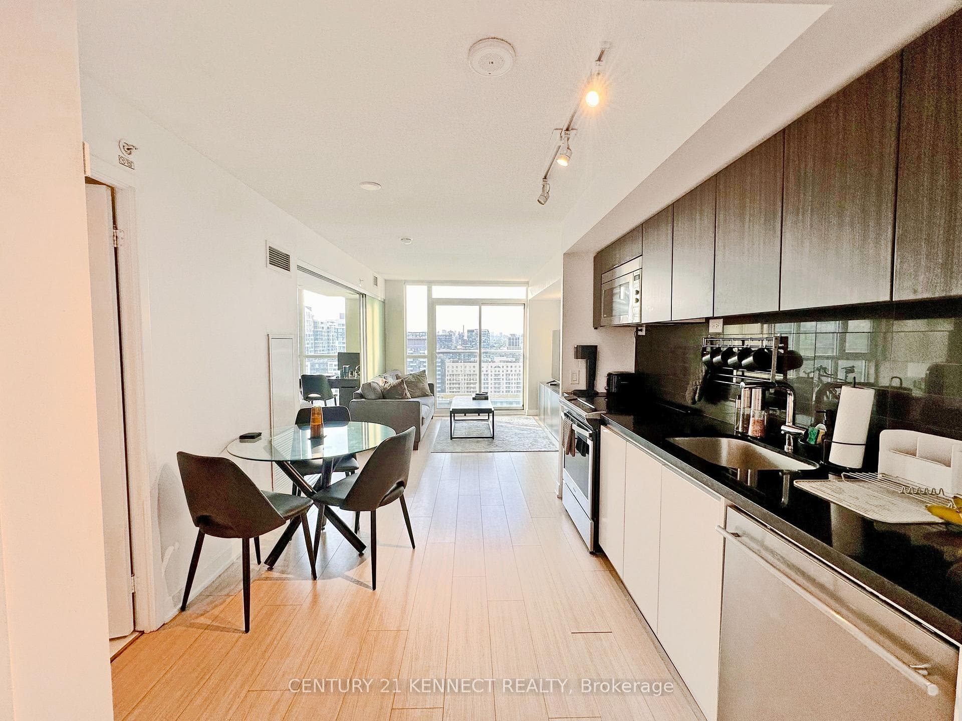85 Queens Wharf Road Unit 2010 photo 4