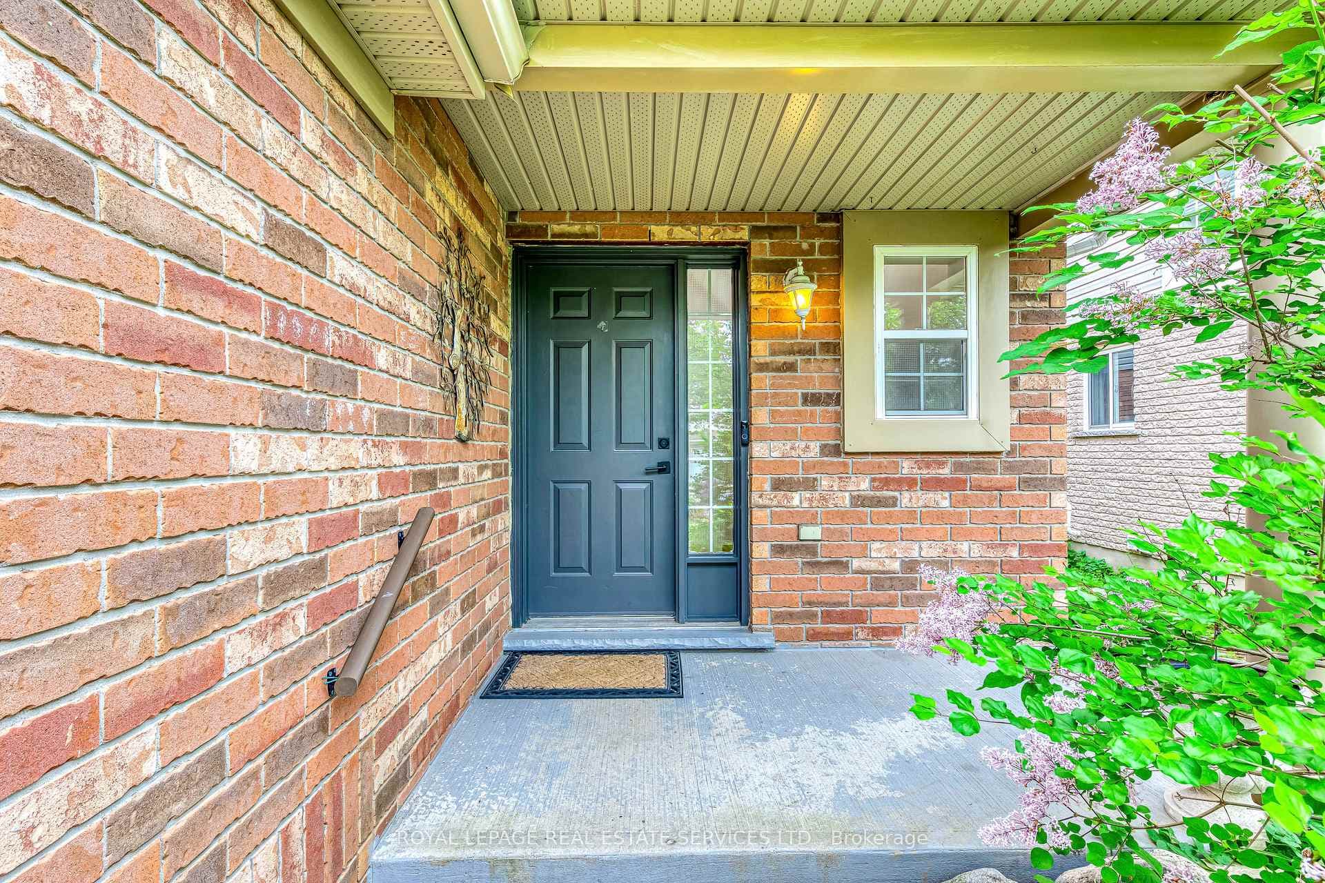 31 EUGENE Drive photo 3