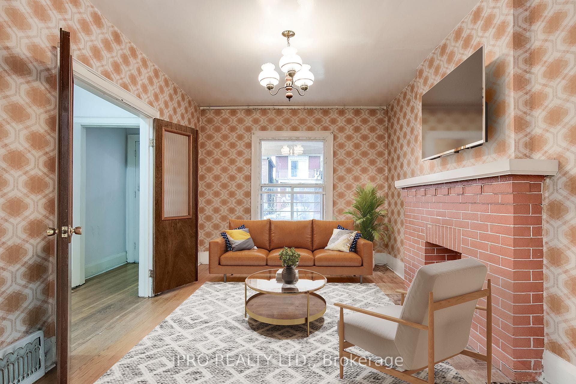 513 Carlaw Avenue photo 4