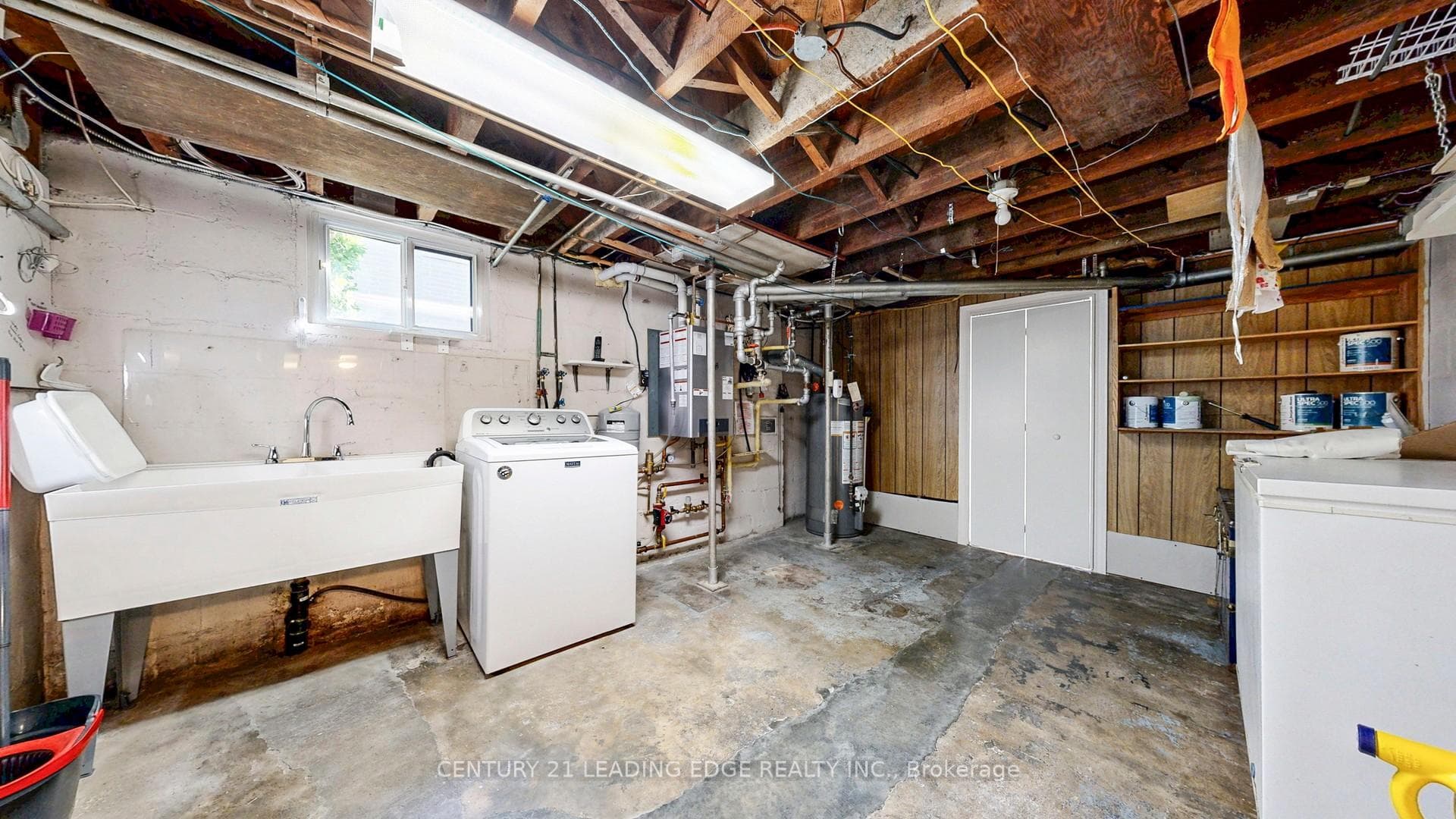325 Waterloo Avenue photo 31
