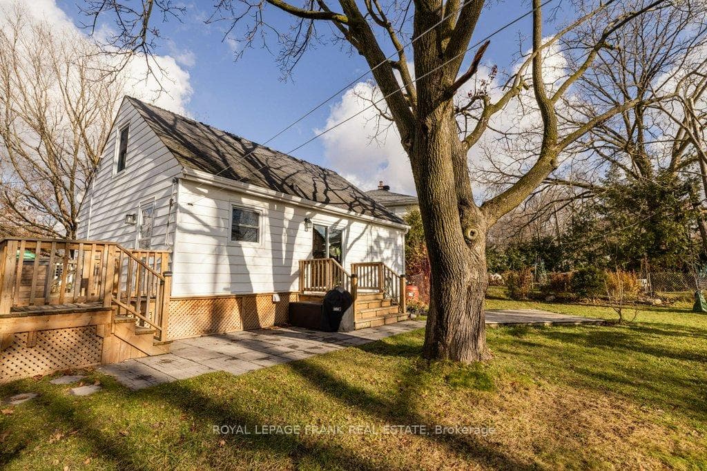 313 Mason Avenue photo 33