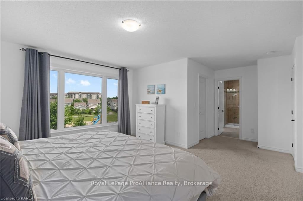 565 SAVANNAH Court photo 28