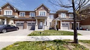 345 Gooding Crescent photo 1