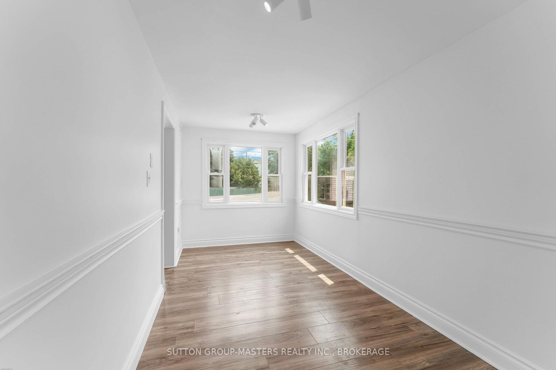 1062 Montreal Street photo 5
