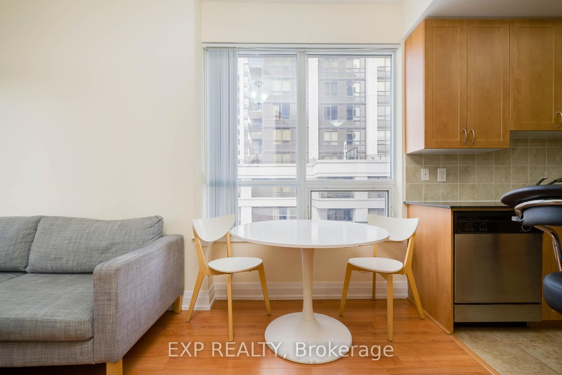 1060 Sheppard Avenue Unit 305 photo 11