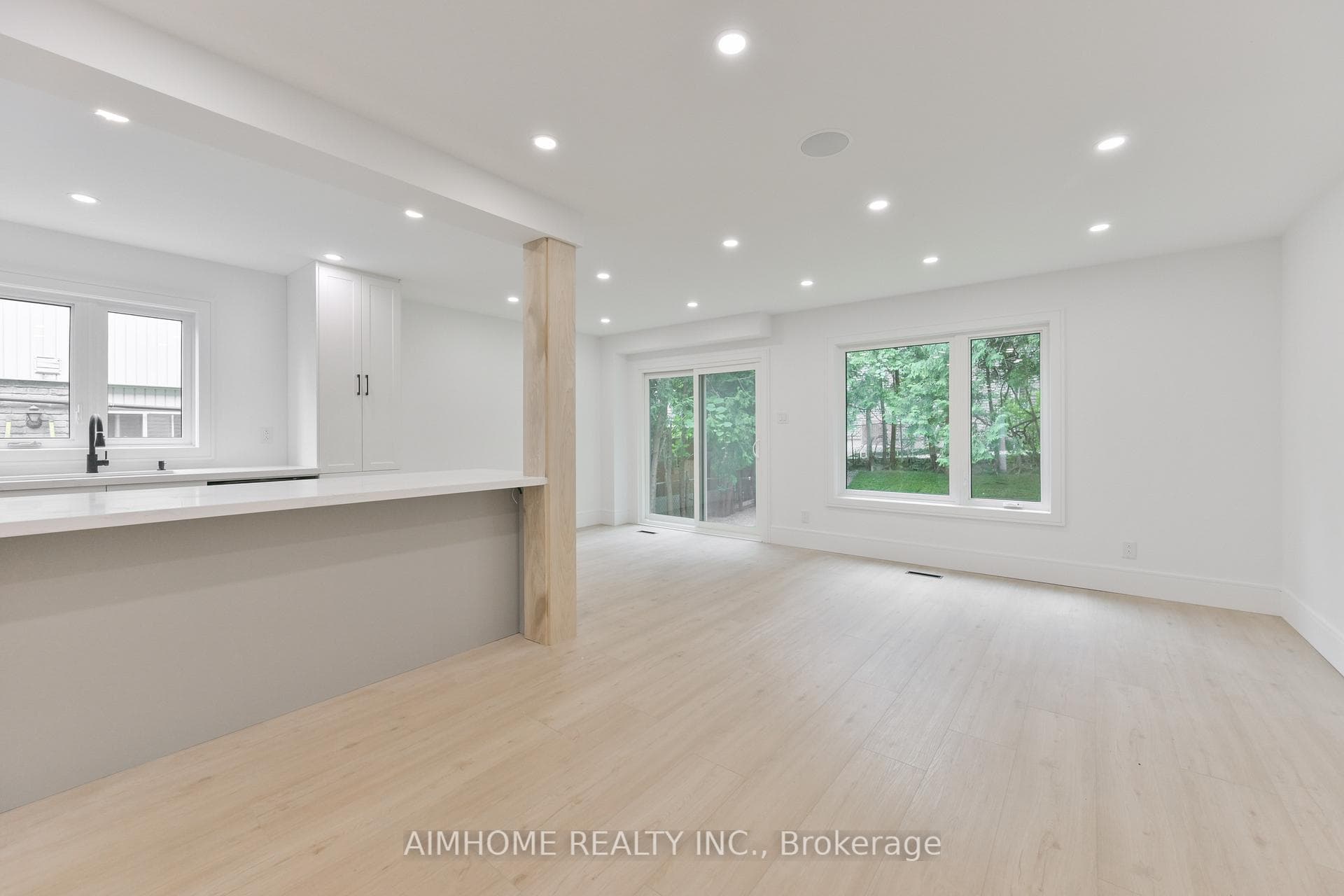 61 Newdawn Crescent photo 13