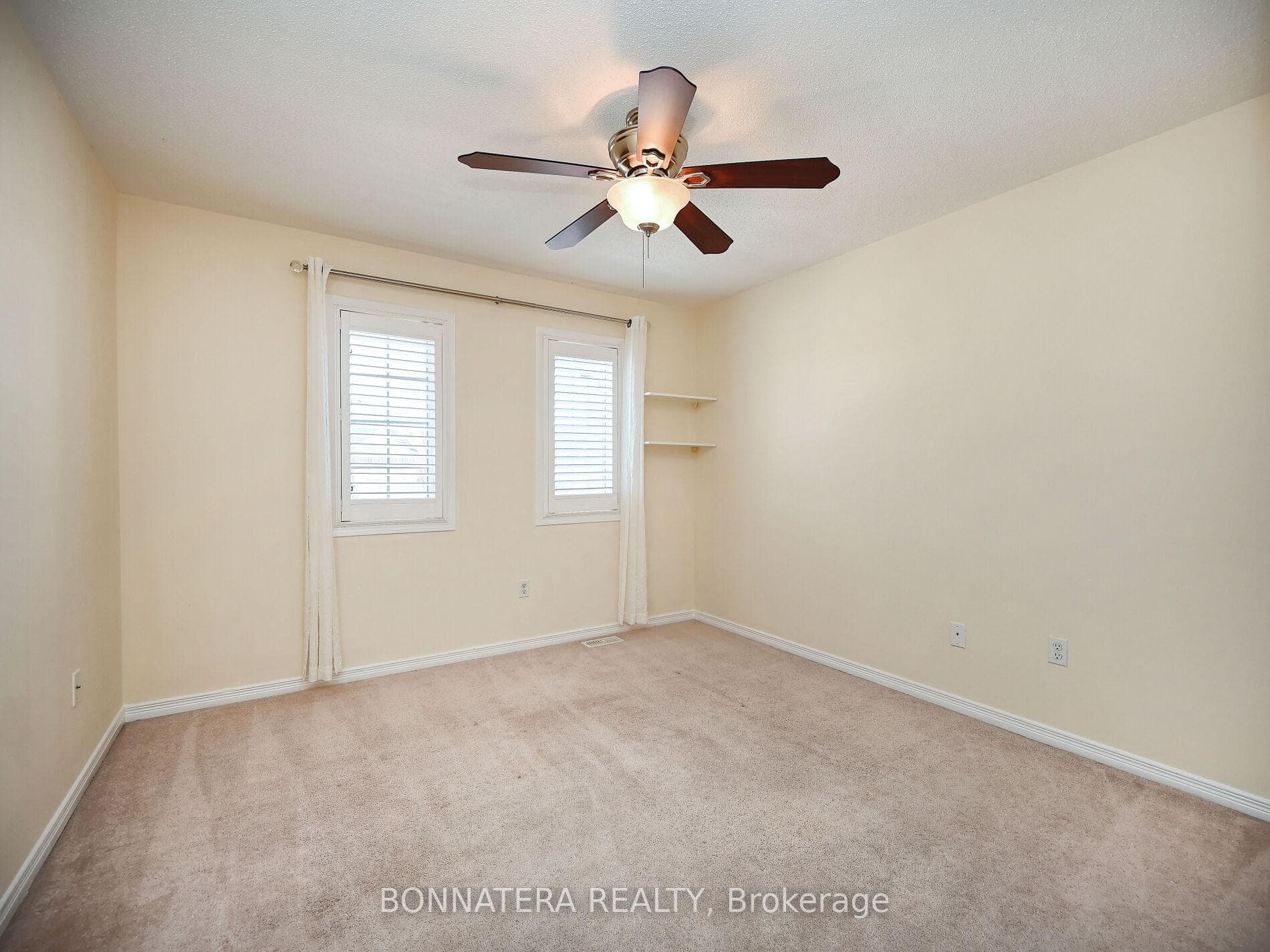 409 Hobbs Crescent photo 28