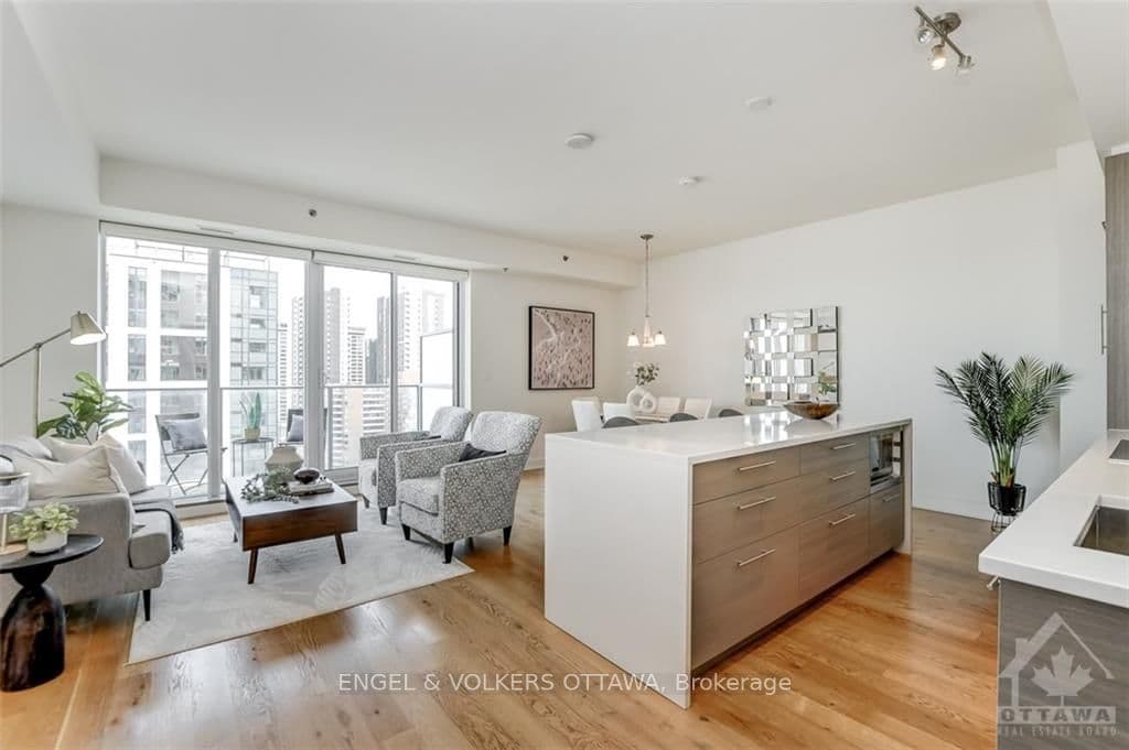 428 SPARKS Street Unit 1507 photo 3