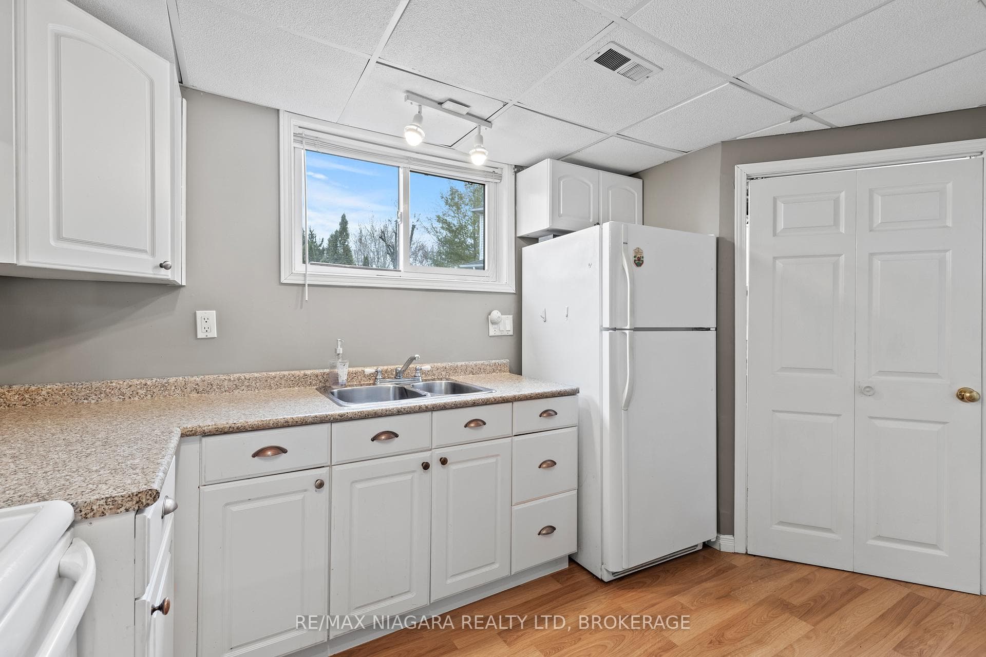 104 Jackson Court photo 24