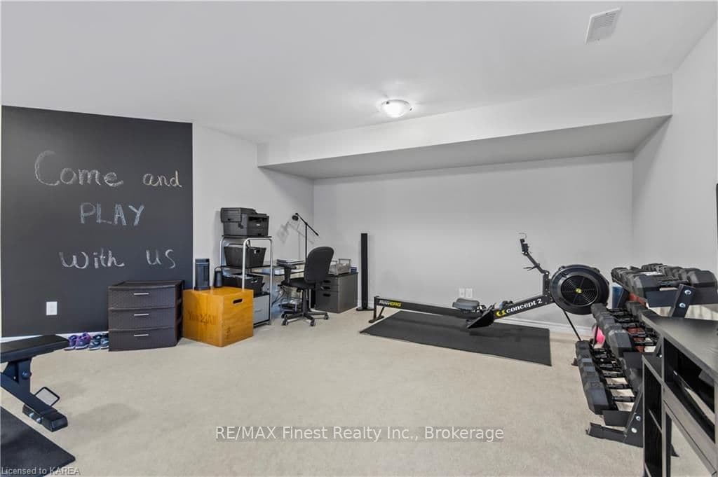 876 RIVERVIEW Way photo 31