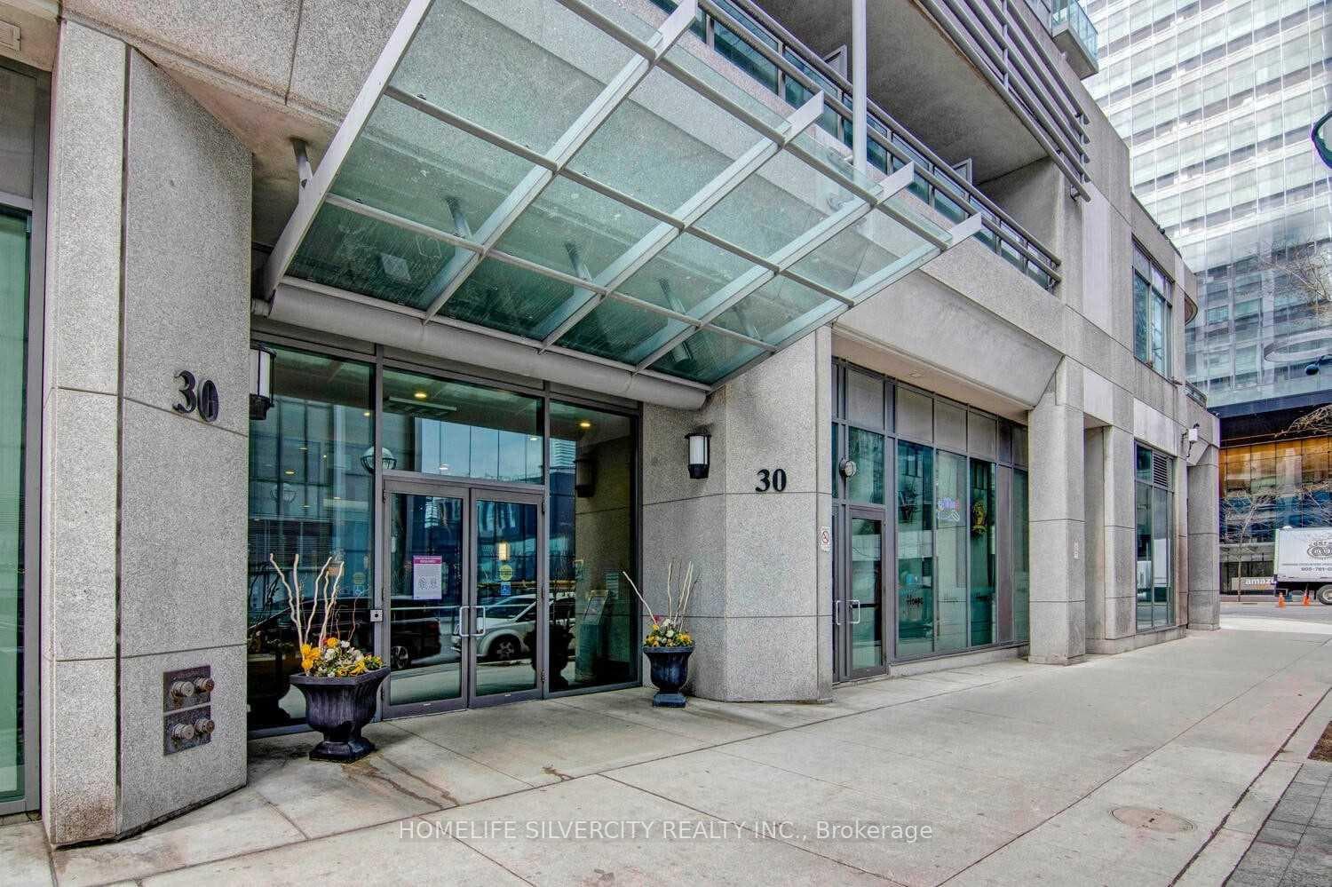 30 Grand Trunk Crescent Unit 607 photo 20