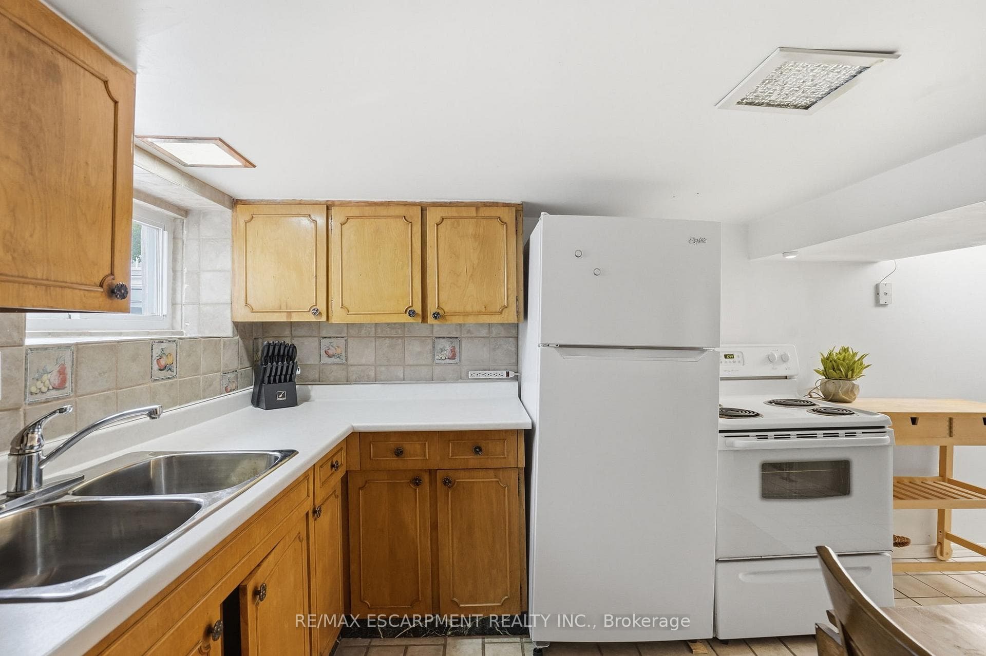 17 Tuxedo Avenue photo 41